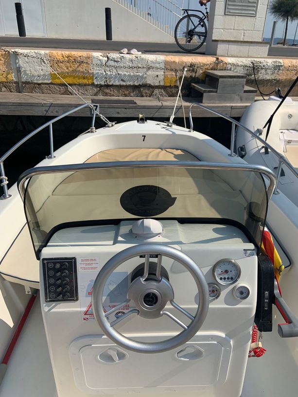 Rent Boats CBE saver 520